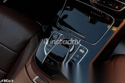 مرسيدس E 180 2019 أزرق غامق مستعملة للبيع - 6