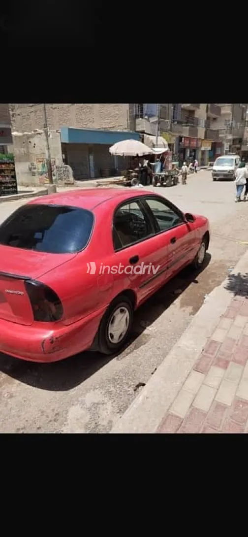 دايو لانوس 2002 أحمر مستعملة للبيع - 4