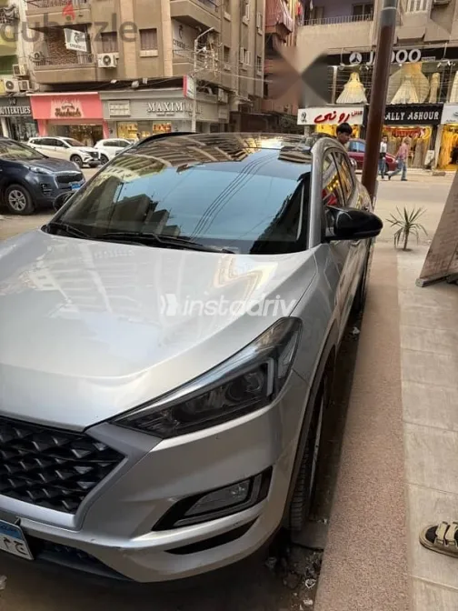 هيونداي توسان 2020 فضي مستعملة للبيع - 1