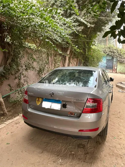 سكودا اوكتافيا A7 2014 أبيض مستعملة للبيع - 1