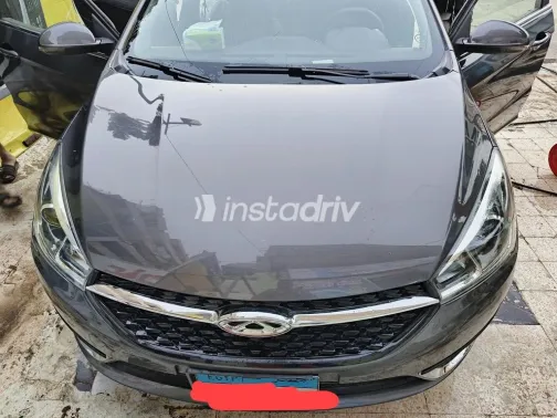 شيرى اريزو 5 2025 أبيض مستعملة للبيع - 1