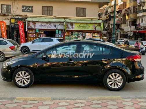 كيا سيراتو 2018 أبيض مستعملة للبيع - 2