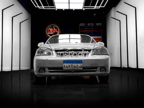 شيفروليه أوبترا 2009 فضي مستعملة للبيع - 1