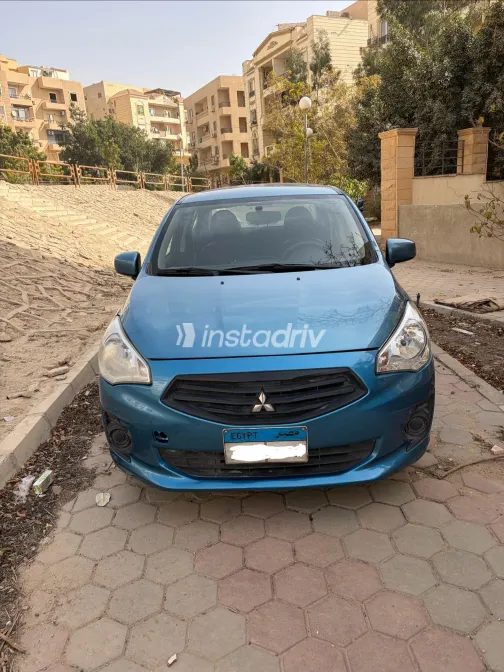 ميتسوبيشي اتراج 2015 أبيض مستعملة للبيع - 3