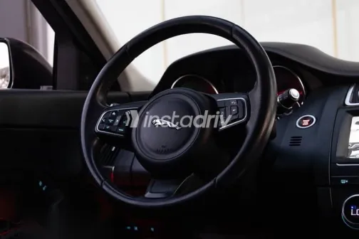 Jaguar E-pace 2020 Red Used for Sale - 5