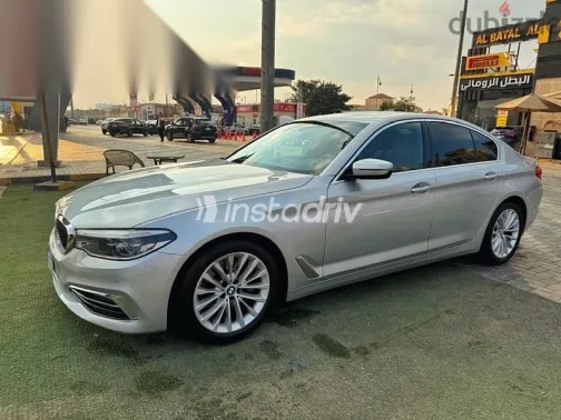 بي ام دبليو 520 2019 فضي مستعملة للبيع - 3