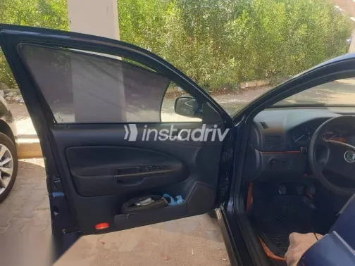 سكودا اوكتافيا 2003 أزرق غامق مستعملة للبيع - 9