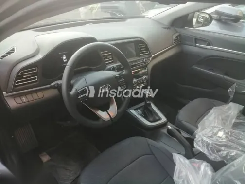 هيونداي إلنترا 2026 رمادي جديدة للبيع - 3