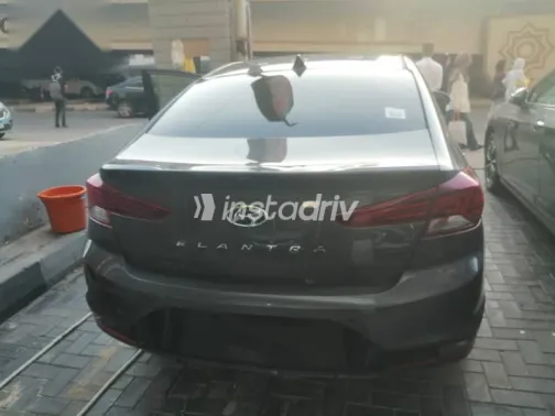 هيونداي إلنترا 2026 رمادي جديدة للبيع - 5