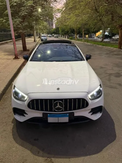 مرسيدس E 300 2023 أبيض مستعملة للبيع - 2