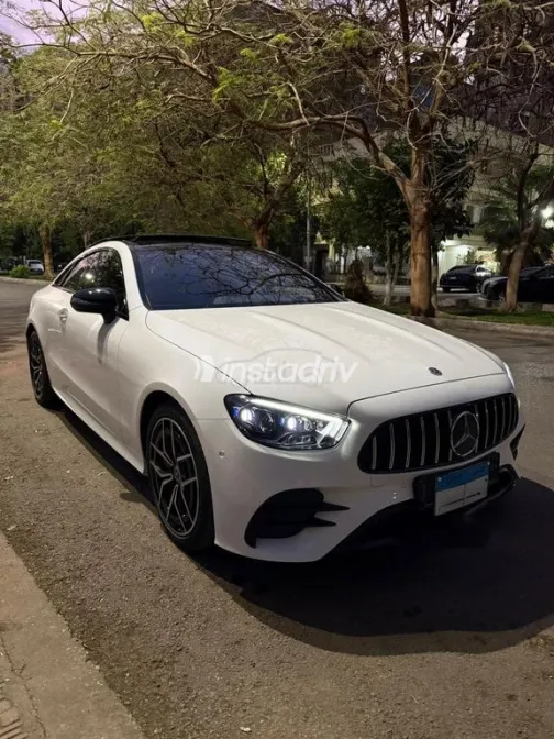 مرسيدس E 300 2023 أبيض مستعملة للبيع - 3