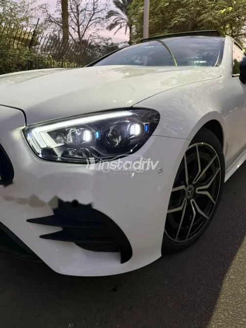 مرسيدس E 300 2023 أبيض مستعملة للبيع - 5