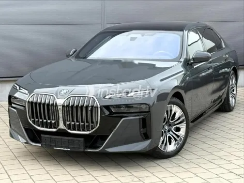 BMW I7 2024 Gray Used for Sale - 2