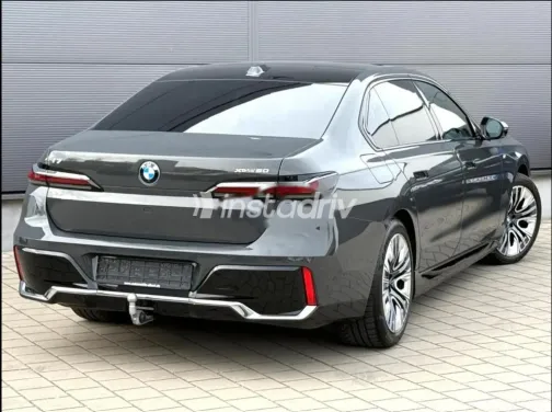 BMW I7 2024 Gray Used for Sale - 3
