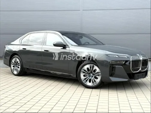 BMW I7 2024 Gray Used for Sale - 4