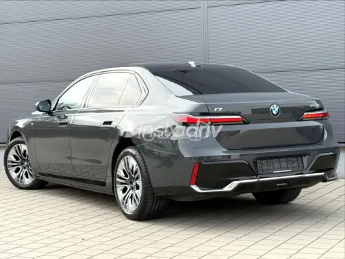 BMW I7 2024 Gray Used for Sale - 5