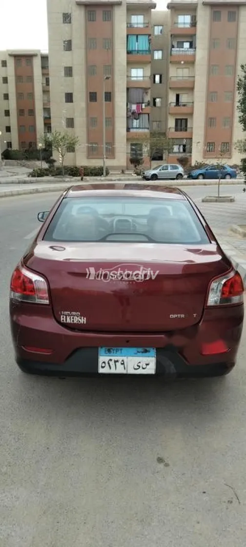 شيفروليه أوبترا 2016 أبيض مستعملة للبيع - 3