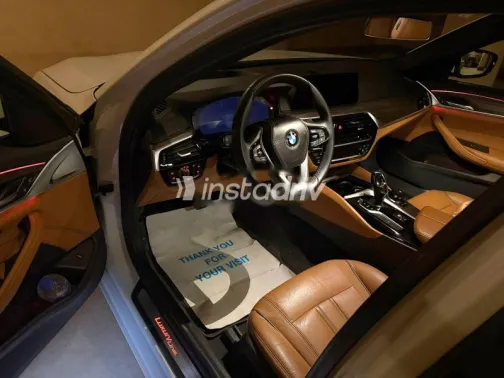 بي ام دبليو 520 2019 أبيض مستعملة للبيع - 2