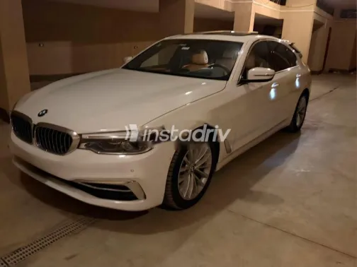 بي ام دبليو 520 2019 أبيض مستعملة للبيع - 4