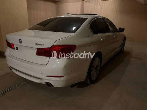 بي ام دبليو 520 2019 أبيض مستعملة للبيع - 5