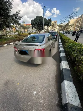 تويوتا كورولا 2011 ذهبي مستعملة للبيع