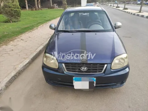 هيونداي فيرنا 2009 أزرق غامق مستعملة للبيع - 1