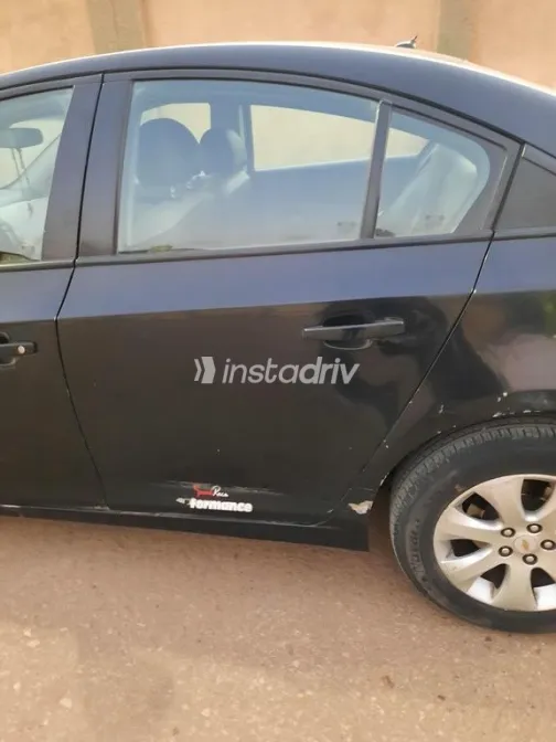 شيفروليه كروز 2017 أبيض مستعملة للبيع - 3