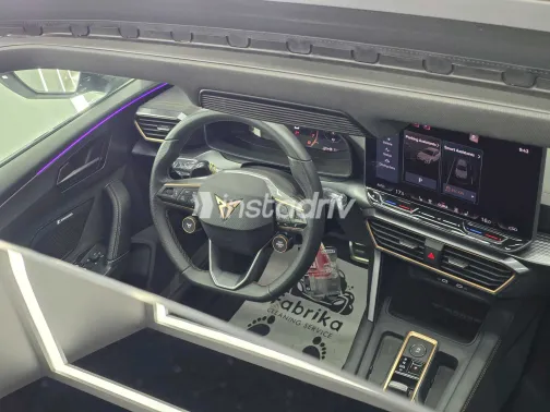 كوبرا ليون 2025 أبيض مستعملة للبيع - 1