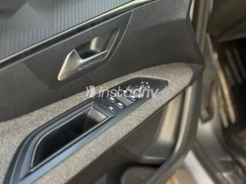 بيجو 3008 2021 رمادي مستعملة للبيع - 8