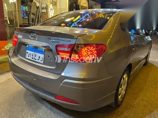 هيونداي إلنترا 2019 بني مستعملة للبيع - 2
