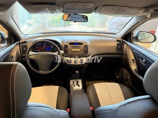 هيونداي إلنترا 2019 بني مستعملة للبيع - 4