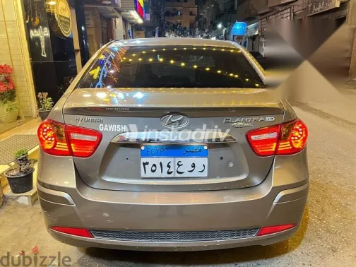 هيونداي إلنترا 2019 بني مستعملة للبيع - 6