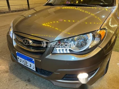 هيونداي إلنترا 2019 بني مستعملة للبيع - 8
