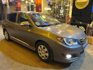 هيونداي إلنترا 2019 بني مستعملة للبيع