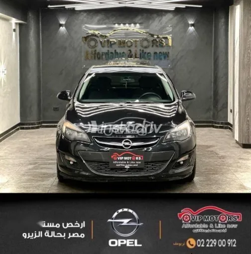 اوبل أسترا 2016 أسود مستعملة للبيع - 1