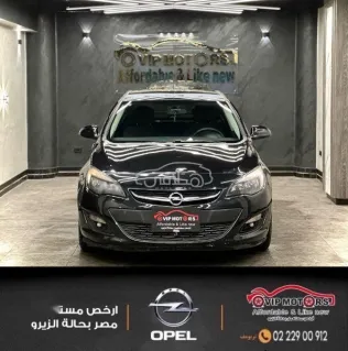 اوبل أسترا 2016 أسود مستعملة للبيع