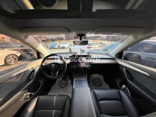 تسلا Model Y 2022 أزرق غامق مستعملة للبيع - 3