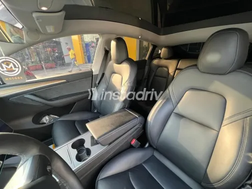 تسلا Model Y 2022 أزرق غامق مستعملة للبيع - 4