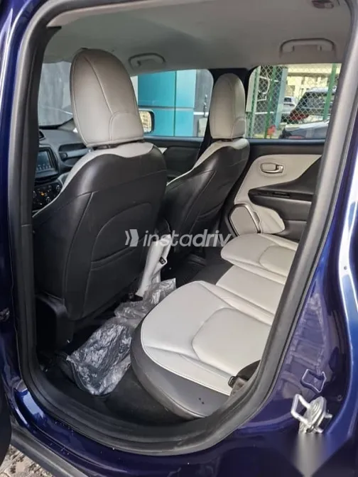 جيب رينيجيد 2018 أزرق غامق مستعملة للبيع - 6