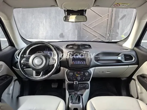 جيب رينيجيد 2018 أزرق غامق مستعملة للبيع - 9