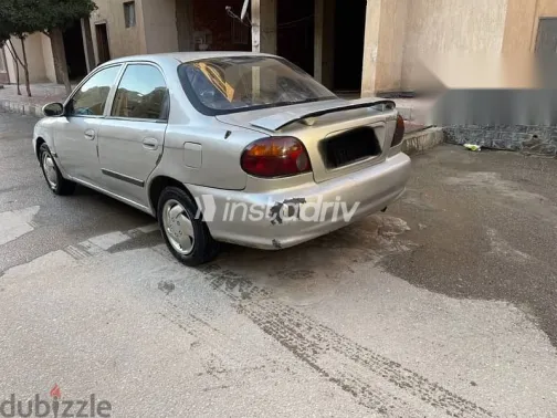 كيا سيفيا 2001 فضي مستعملة للبيع - 5