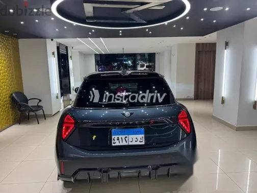 Mini Cooper 2025 Gray Used for Sale - 4