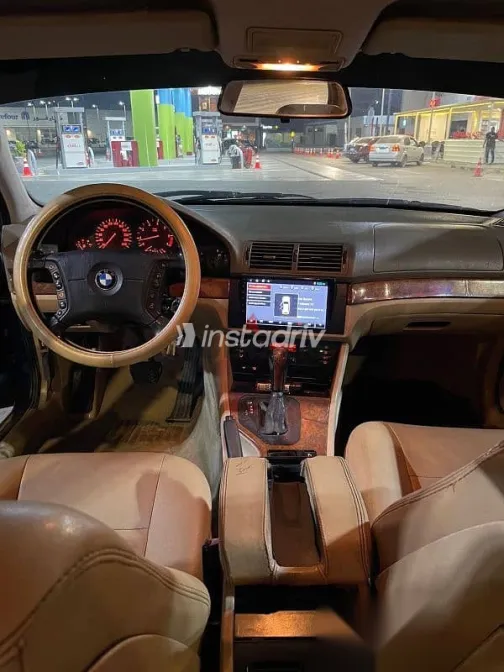 بي ام دبليو 523 2000 أزرق غامق مستعملة للبيع - 1