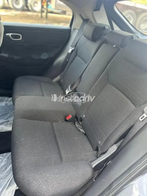 هوندا HRV 2023 رمادي غامق مستعملة للبيع - 2