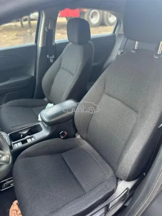 هوندا HRV 2023 رمادي غامق مستعملة للبيع