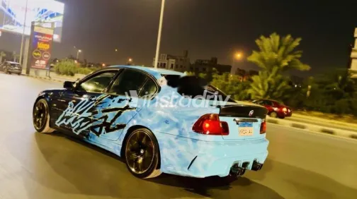 بي ام دبليو 320 1999 أزرق غامق مستعملة للبيع - 4