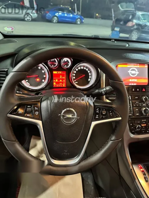 اوبل أسترا 2020 فضي مستعملة للبيع - 4