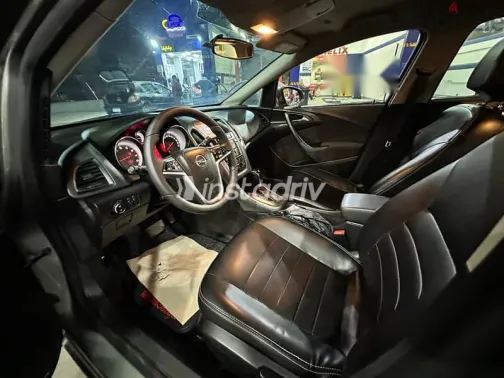 اوبل أسترا 2020 فضي مستعملة للبيع - 7