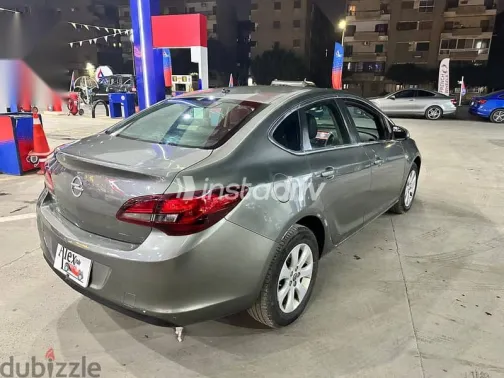 اوبل أسترا 2020 فضي مستعملة للبيع - 10