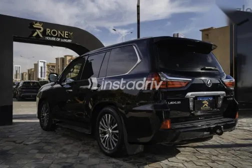 لكزس Lx 2017 أسود مستعملة للبيع - 5